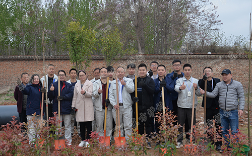 植树活动 | 绿水青山就是金山银山，东方炉衬组织员工义务植树