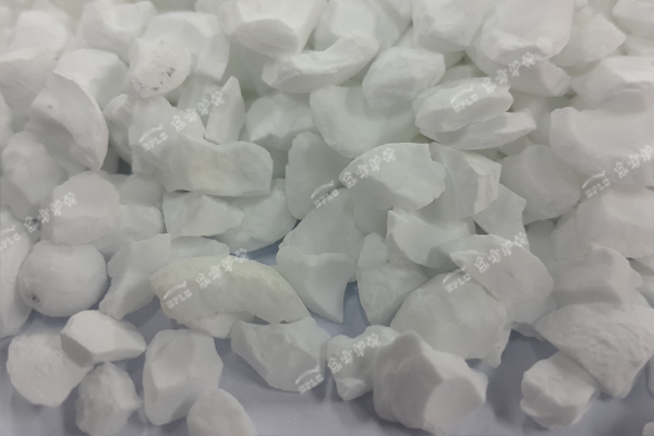 刚玉耐磨浇注料