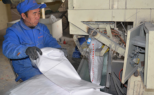 决定耐火自流浇注料的价格因素