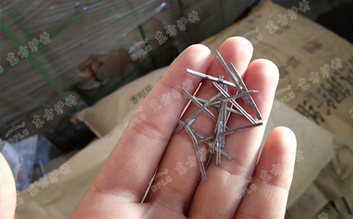 浇注料厂家告诉您钢纤维浇注料中的钢纤维的作用及价格