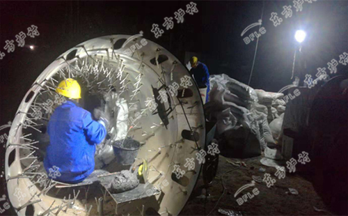 高铝浇注料浇注的时候应注意事项