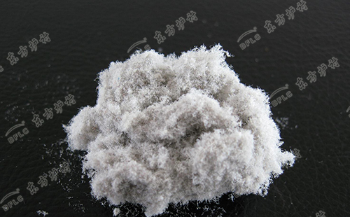 耐火浇注料中加入有机纤维之后的优点