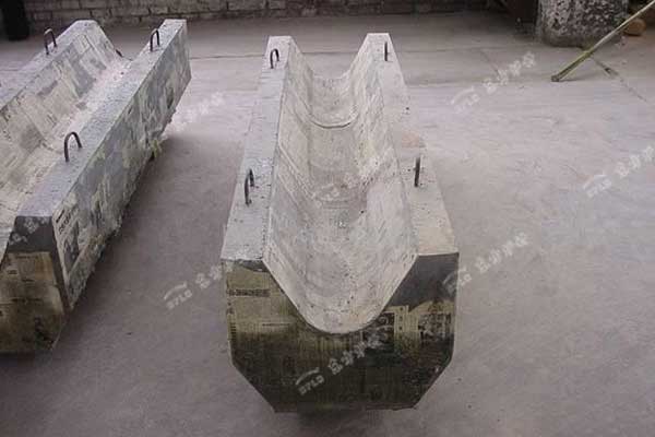 高铝耐火浇注料能用在出铁沟吗?