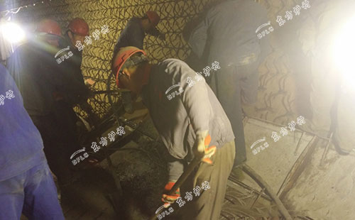 磨损区域耐磨耐火浇注料脱落