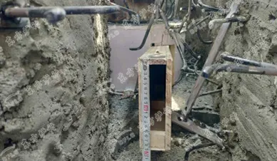 尾部受热面的磨损是如何形成的？与哪些因素有关？