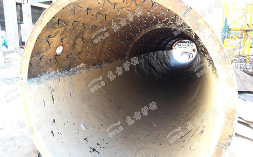 耐火浇注料在回转窑上面大面积施工应要注意什么？