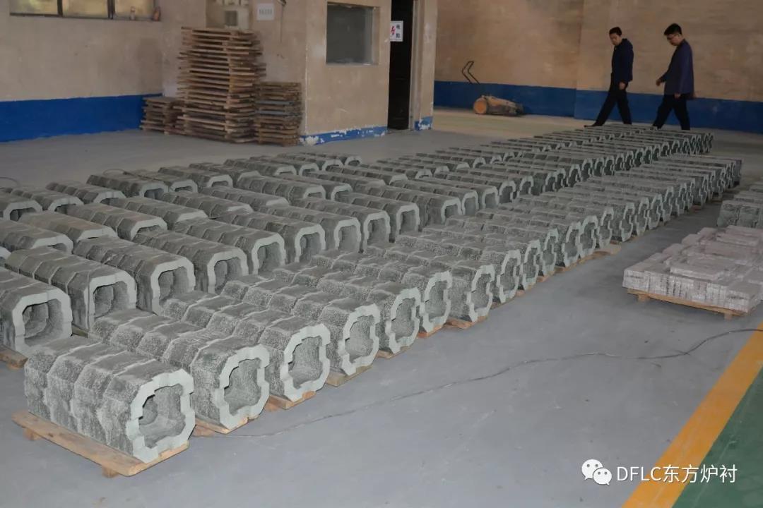 东方炉衬耐火砖.jpg