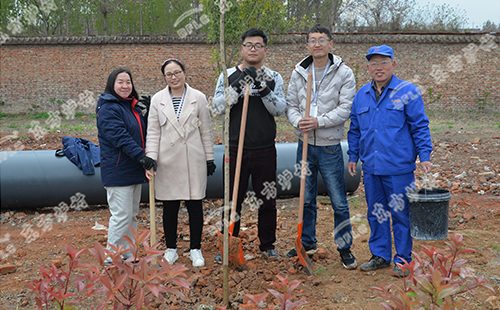 植树活动 | 绿水青山就是金山银山，东方炉衬组织员工义务植树