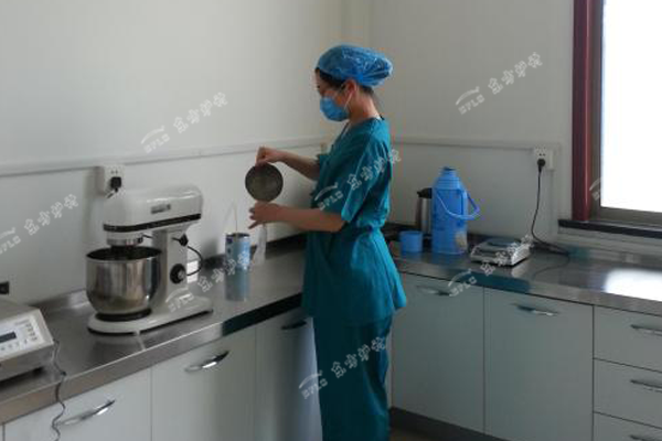 东方炉衬为您介绍钢纤维耐磨浇注料使用方法